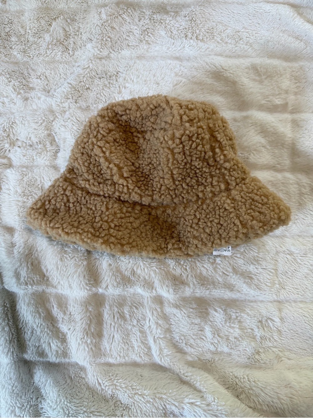 Women's Teddy Sherpa Bucket Hat - Tan